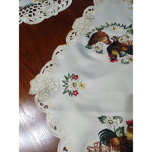 Doily Table Runner Set Tablecloth Chicken Lace floral gold Cottage Country White - Picture 4 of 14